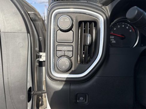 Used 2021 Chevrolet Silverado 1500 LT image 12