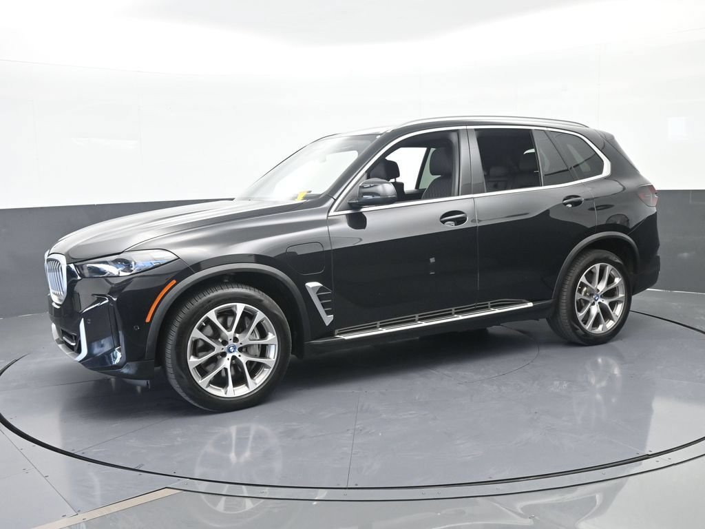 Used 2025 BMW X5 xDrive50e AWD/4WD image 2