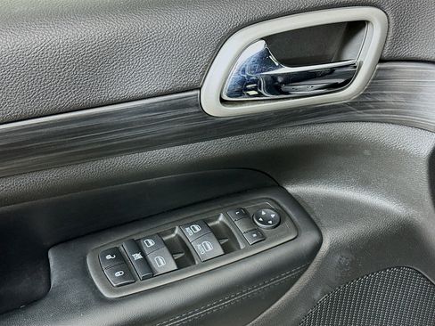 Used 2022 Jeep Grand Cherokee Laredo E w/ Security & Convenience Group image 15