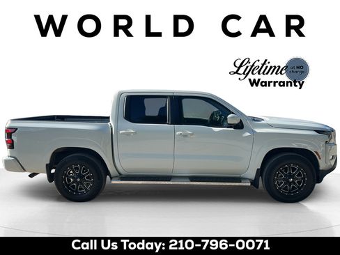 Used 2024 Nissan Frontier SV w/ SV Convenience Package RWD image 8