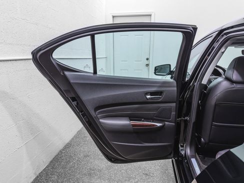Used 2017 Acura TLX w/ Technology Package FWD image 15