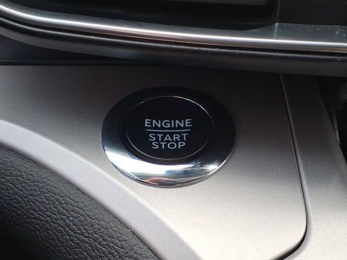 Used 2023 Ford Explorer XLT w/ Equipment Group 202A AWD/4WD image 16