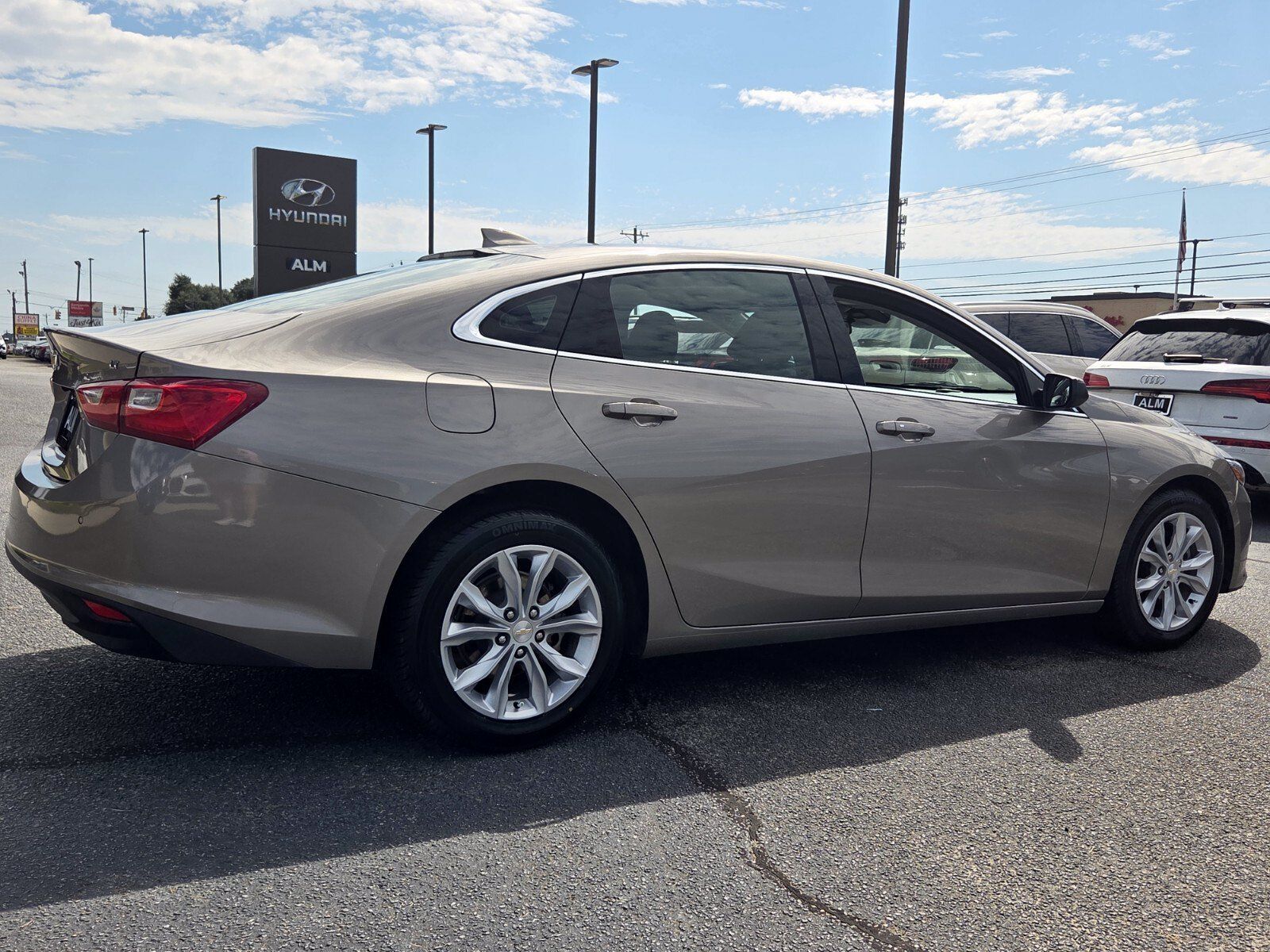 Used 2024 Chevrolet Malibu LT FWD image 12