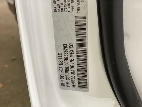 Used 2024 RAM 2500 Big Horn image 31