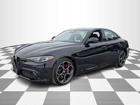 New 2025 Alfa Romeo Giulia AWD image 2