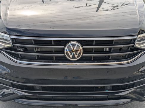 Used 2022 Volkswagen Tiguan SE R-Line AWD/4WD image 10