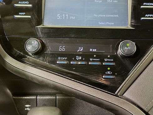 Used 2019 Toyota Camry SE image 22