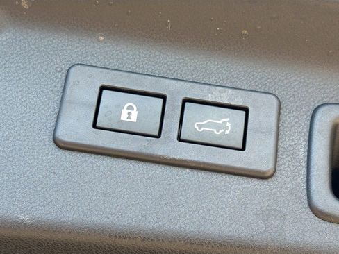 Used 2025 Subaru Forester Sport image 13