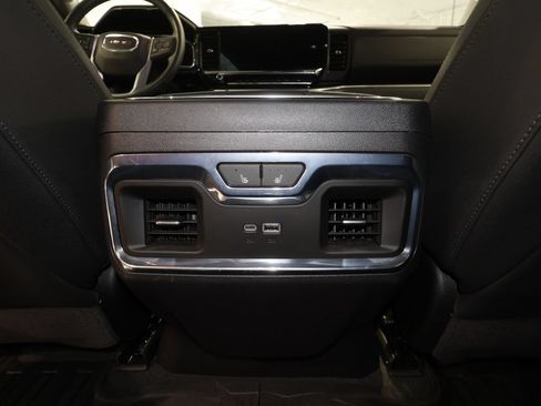 Used 2025 GMC Sierra 1500 SLT w/ SLT Premium Plus Package AWD/4WD image 31