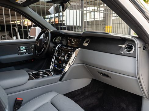 Certified 2024 Rolls-Royce Cullinan w/ Cullinan Package AWD/4WD image 18