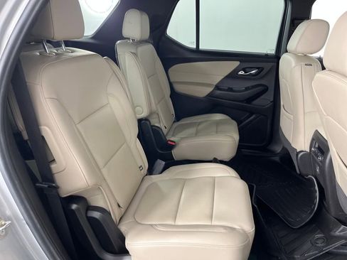 Used 2022 Chevrolet Traverse LT image 29