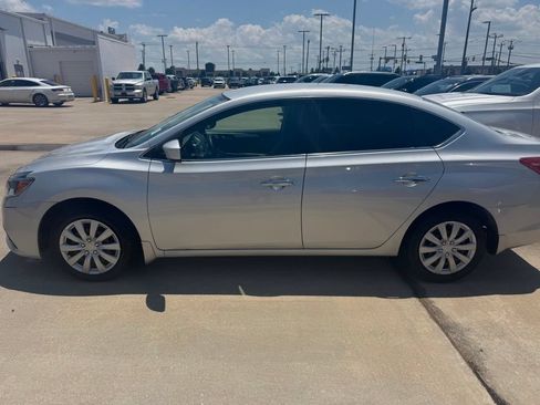 Used 2018 Nissan Sentra S FWD image 2
