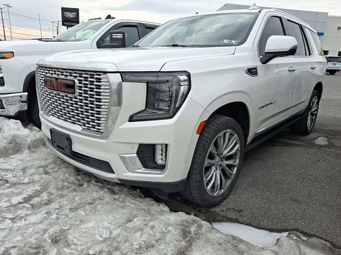 Used 2021 GMC Yukon Denali w/ Denali Ultimate Package image 3