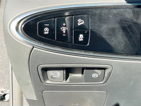 Used 2024 Genesis GV70 2.5T w/ Advanced Package image 8