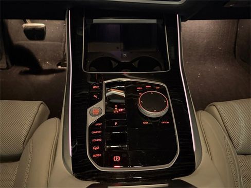 Used 2024 BMW X5 xDrive40i w/ M Sport Package image 11