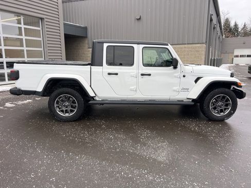 Used 2020 Jeep Gladiator Overland image 4