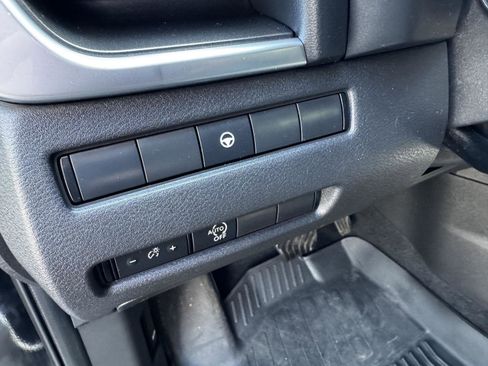 Used 2023 Nissan Rogue SV AWD/4WD image 18
