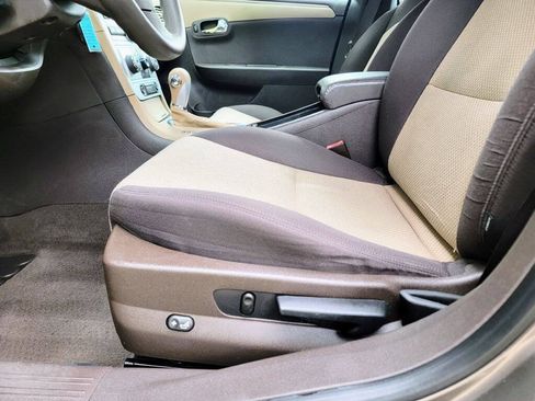 Used 2010 Chevrolet Malibu LS FWD image 12