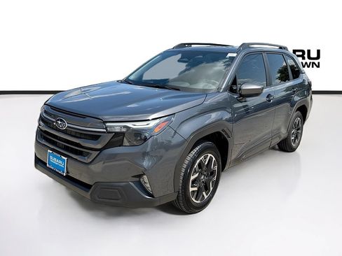 Used 2025 Subaru Forester Premium w/ Convenience Package #1 AWD/4WD image 3