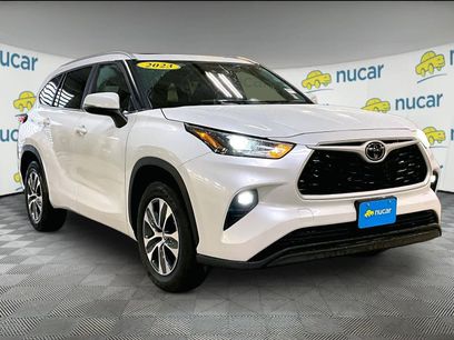 Used 2023 Toyota Highlander XLE