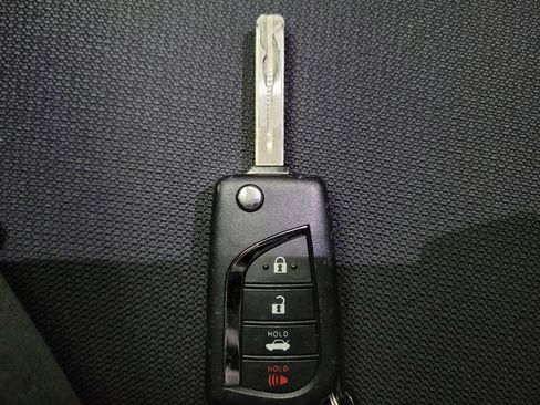 Used 2025 Toyota Corolla LE image 32