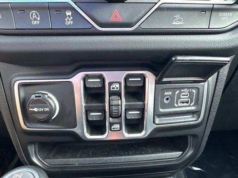 Certified 2026 Jeep Wrangler Unlimited Sahara AWD/4WD image 15