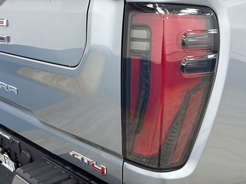 Used 2024 GMC Sierra 2500 AT4 w/ AT4 Premium Plus Package AWD/4WD image 42