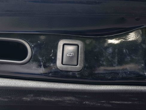 Used 2016 Toyota Highlander Limited FWD image 43