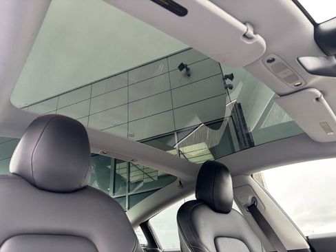 Used 2018 Tesla Model 3 Long Range image 18