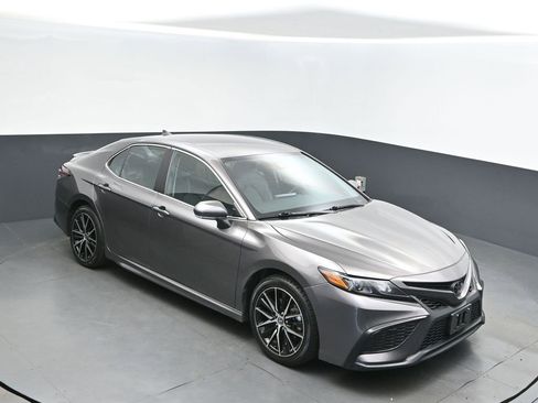 Used 2023 Toyota Camry SE image 37