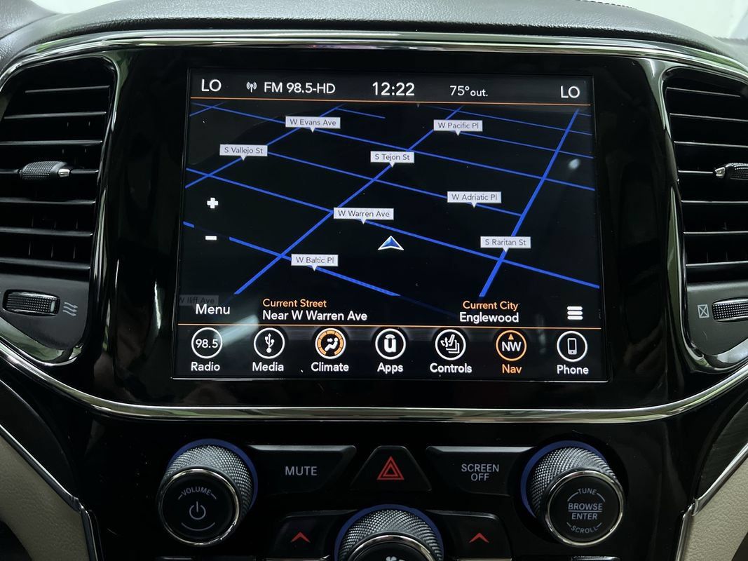 Used 2019 Jeep Grand Cherokee Overland AWD/4WD image 24