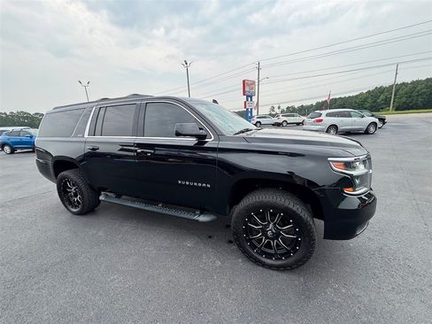 Used 2019 Chevrolet Suburban LT AWD/4WD image 9