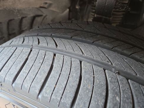 Used 2020 Land Rover Defender 110 HSE image 9