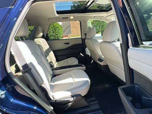 Certified 2023 Nissan Pathfinder SL w/ SL Premium Package AWD/4WD image 23