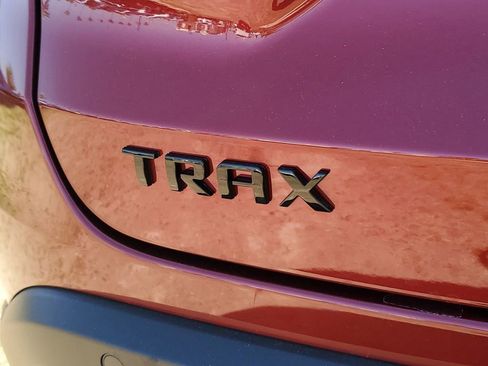 Used 2025 Chevrolet Trax RS w/ Driver Confidence Package image 7