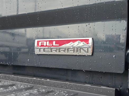 Used 2018 GMC Sierra 1500 SLT image 15