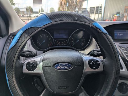 Used 2014 Ford Focus SE w/ SE Sport Package FWD image 22