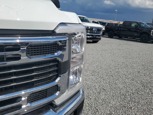 New 2026 Ford F250 XLT w/ FX4 Off-Road Package image 3