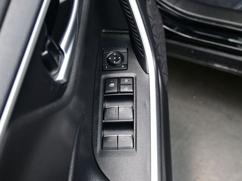 Used 2025 Toyota RAV4 XLE AWD/4WD image 10
