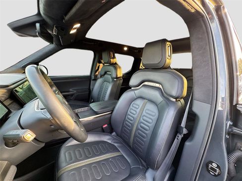 Used 2022 Rivian R1T Launch Edition image 8