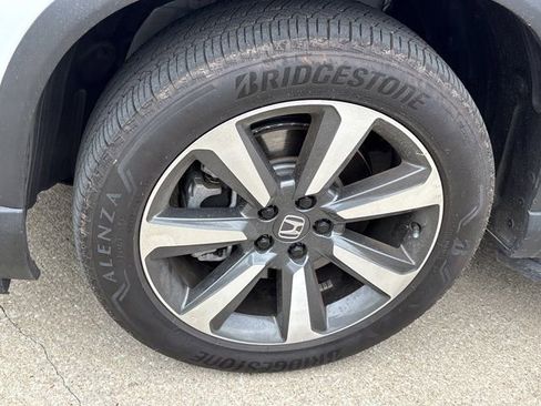 Used 2025 Honda Pilot Elite image 14
