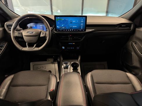 Used 2024 Ford Escape ST-Line w/ Tech Pack #1 AWD/4WD image 9