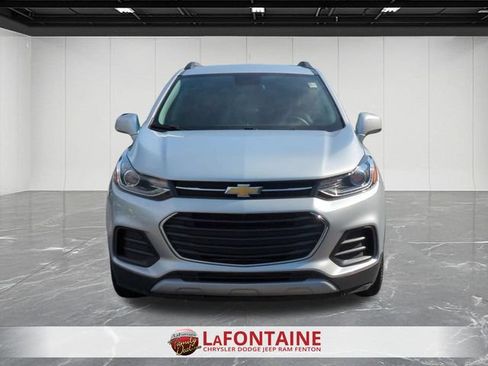 Used 2020 Chevrolet Trax LT w/ LT Convenience Package FWD image 8