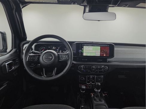 Used 2025 Jeep Wrangler Willys image 2