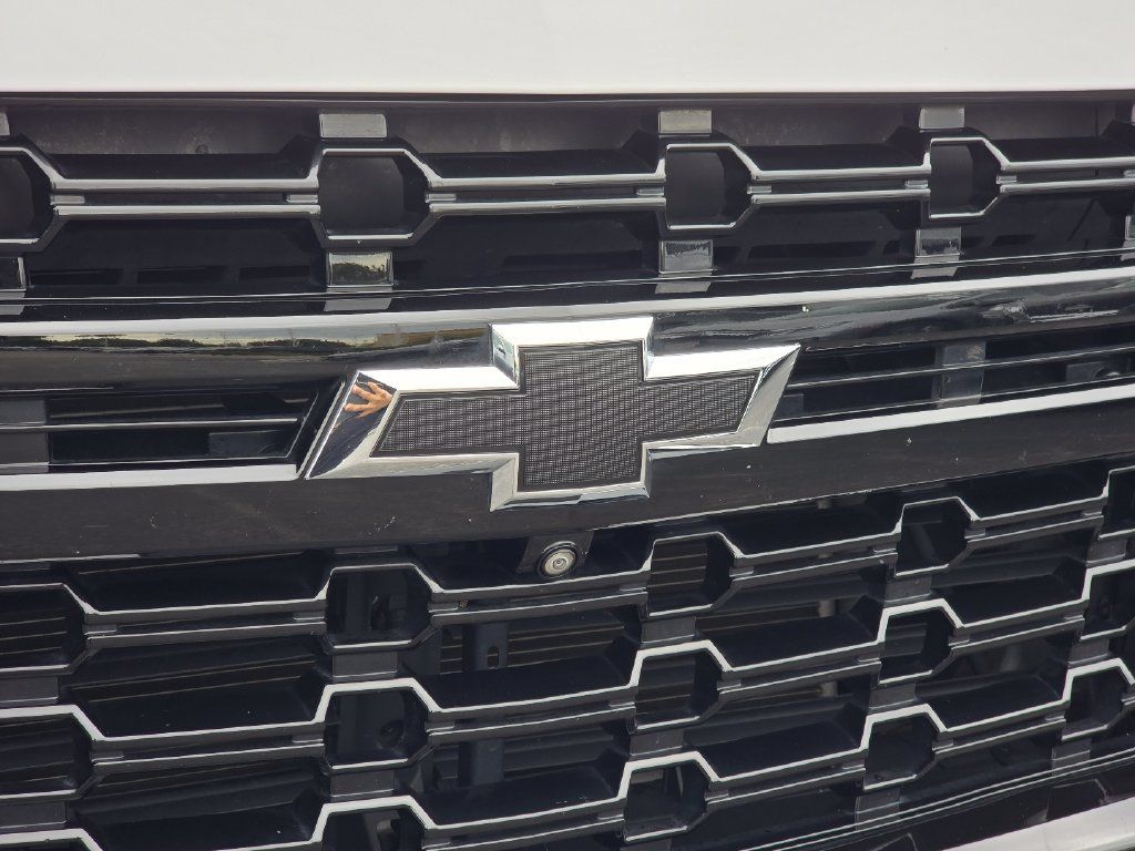 Certified 2023 Chevrolet Suburban Z71 w/ Luxury Package AWD/4WD image 36