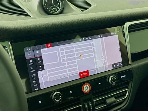 New 2026 Porsche Macan image 19