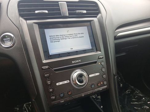 Used 2019 Ford Fusion Titanium FWD image 20