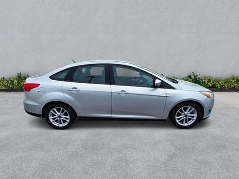 Used 2018 Ford Focus SE image 5