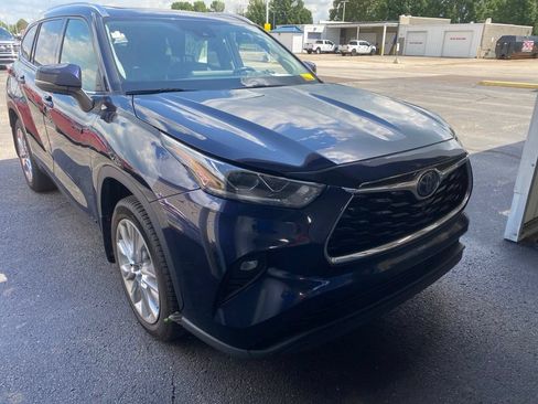 Used 2021 Toyota Highlander Limited AWD/4WD image 1