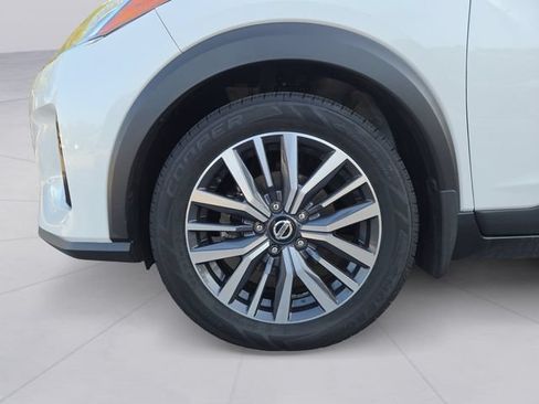 Used 2021 Nissan Kicks SV FWD image 9